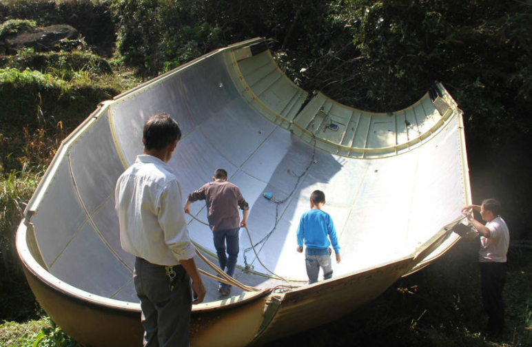 湖南一地天降多块不明物体 当地称是系卫星整流罩残骸 湖南一地天降多块不明物体 当地称是系卫星整流罩残骸