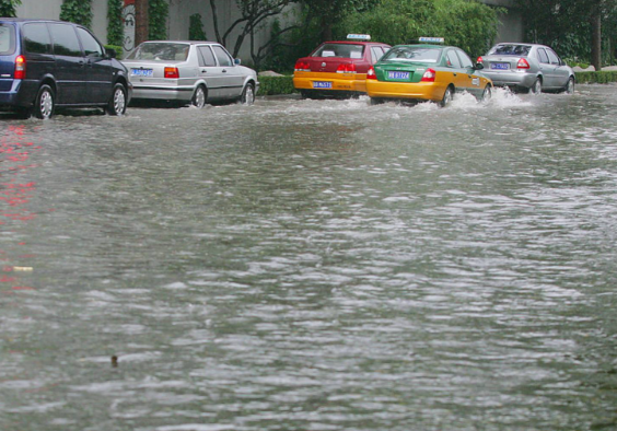 北京本轮强降雨已持续147小时 北京全力应对本轮强降雨