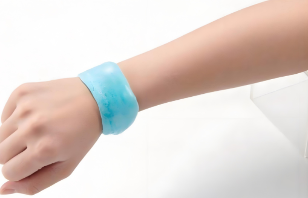 一秒降温的冷感喷雾安全吗?千万不要这样使用降温喷雾! 一秒降温的冷感喷雾安全吗?千万不要这样使用降温喷雾!