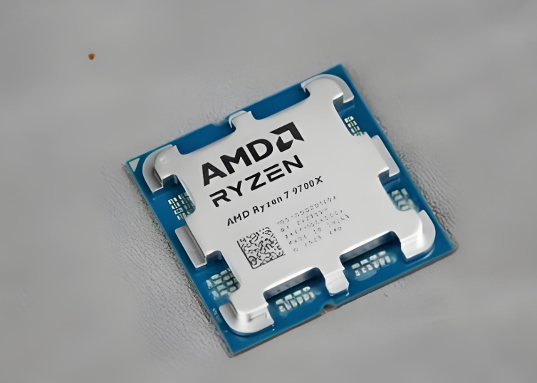 首款无核显Zen5 CPU来了！AMD 即将发布Zen 5架构消费级新品锐龙7 9700F！