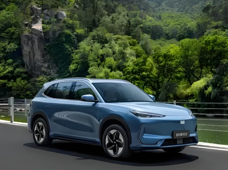 吉利银河A7实测油耗公布 2.39L/100km！10.38万起2100公里续航 银河A7这次真卷疯了！