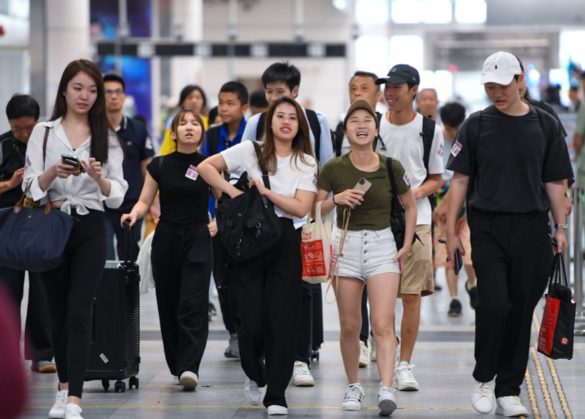 李嘉诚家族甩货大湾区400套房源 为什么港人热衷于购房置业