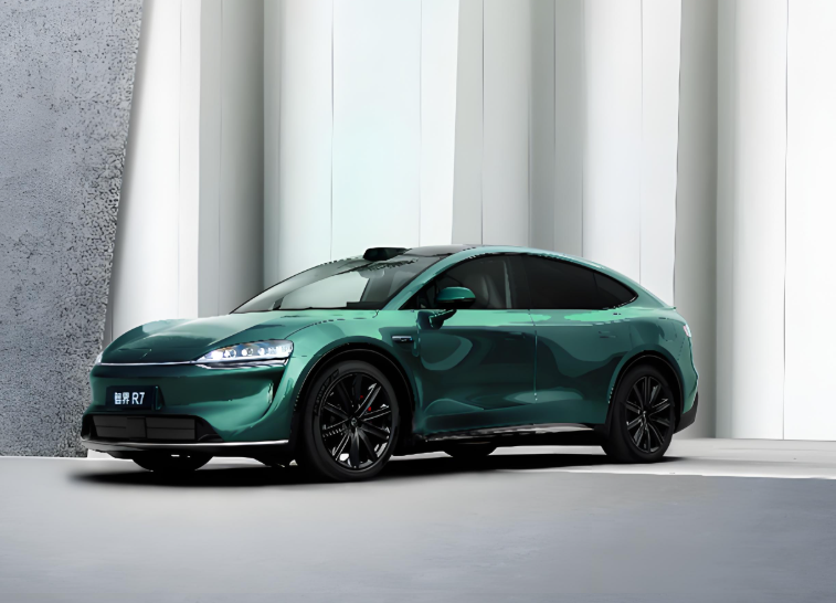 新款智界R7官图发布!智界汽车官宣智界R7将迎改款 首发“极光绿”车色! 新款智界R7官图发布!智界汽车官宣智界R7将迎改款 首发“极光绿”车色!