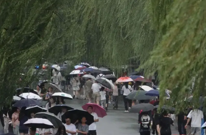 竹节草继续制造暴雨大暴雨 江苏安徽部分地区有暴雨或大暴雨 竹节草继续制造暴雨大暴雨 江苏安徽部分地区有暴雨或大暴雨