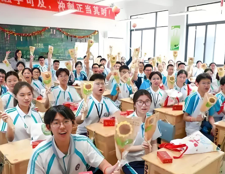 中考为何不能先出分再填志愿？深入解析为何中考不能像高考一样出分后报志愿