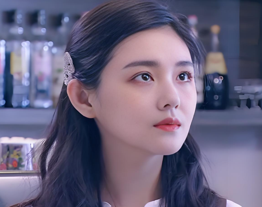 24岁女生酷似大S走红！本人回应：没模仿她不会消费她，以前没有整容以后也不会！