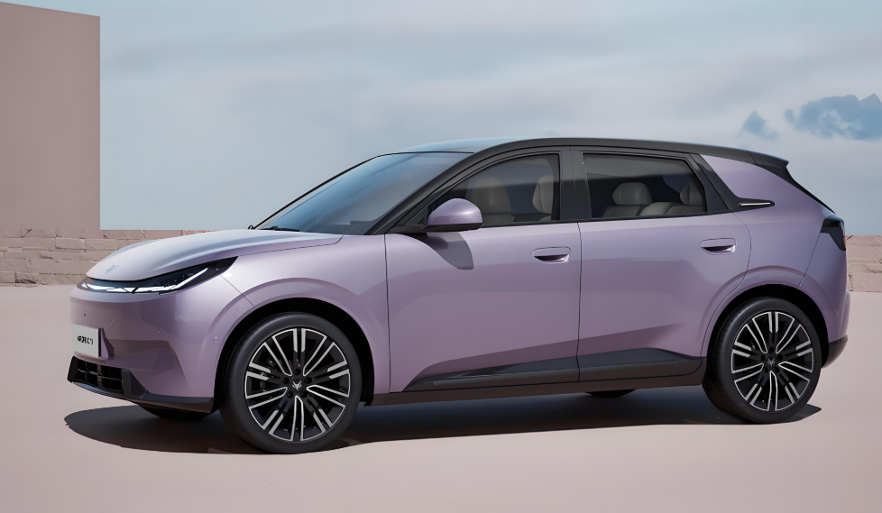 极狐精品小车T1内饰公布！极狐T1预售倒计时 预售价约8万！