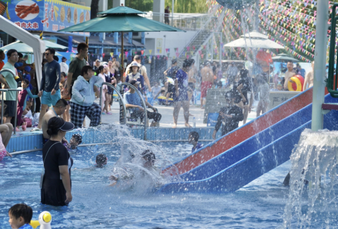 全国多地迎大范围高温局地超40℃ 本周高温暴雨同时来袭