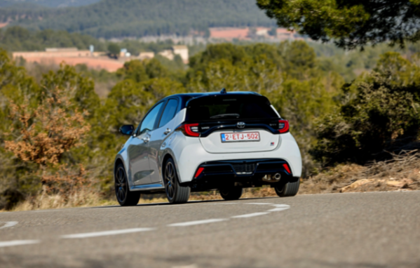 丰田汽车上调2025年产量目标 丰田汽车将2025年全球产量目标上调至1000万辆