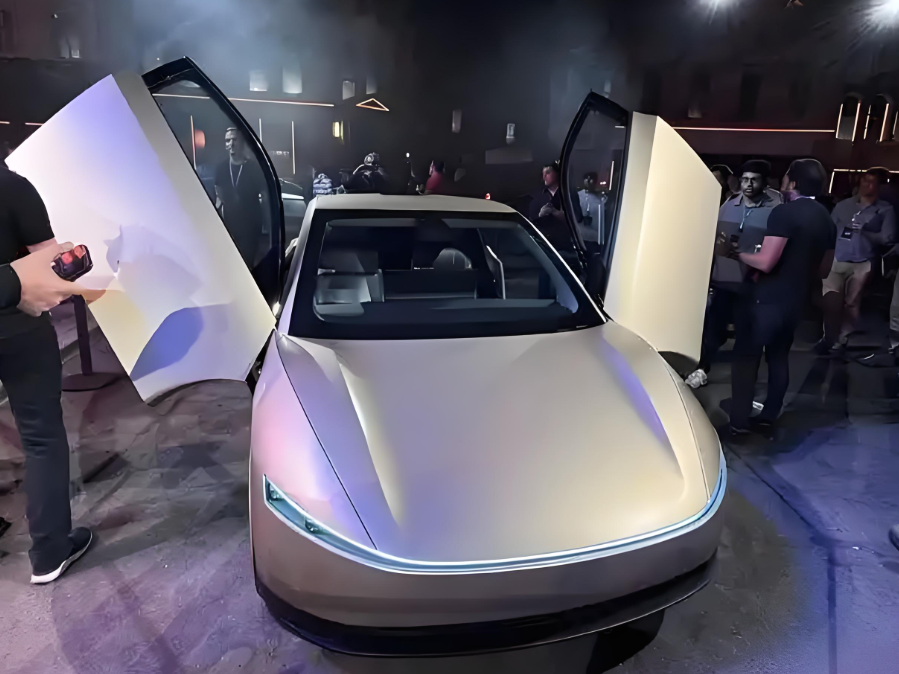 马斯克公布特斯拉fsd新计划！马斯克重磅暗示数月后特斯拉车主将能边开车边打游戏！