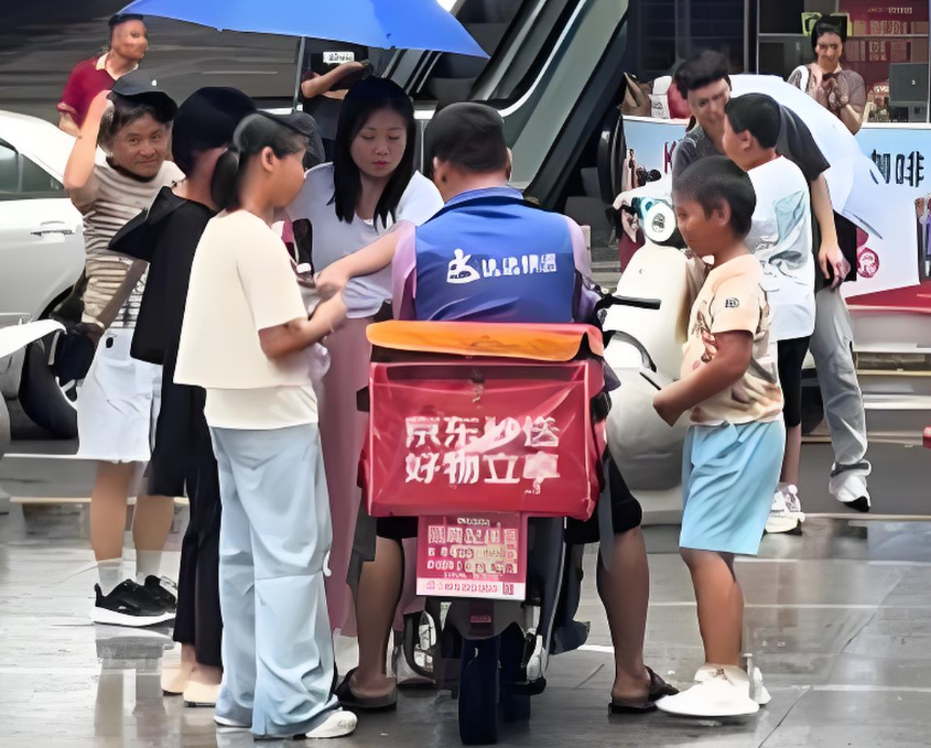 深圳华强北叫停跑楼小孩送外卖 深圳华强北为什么叫停跑楼小孩送外卖？