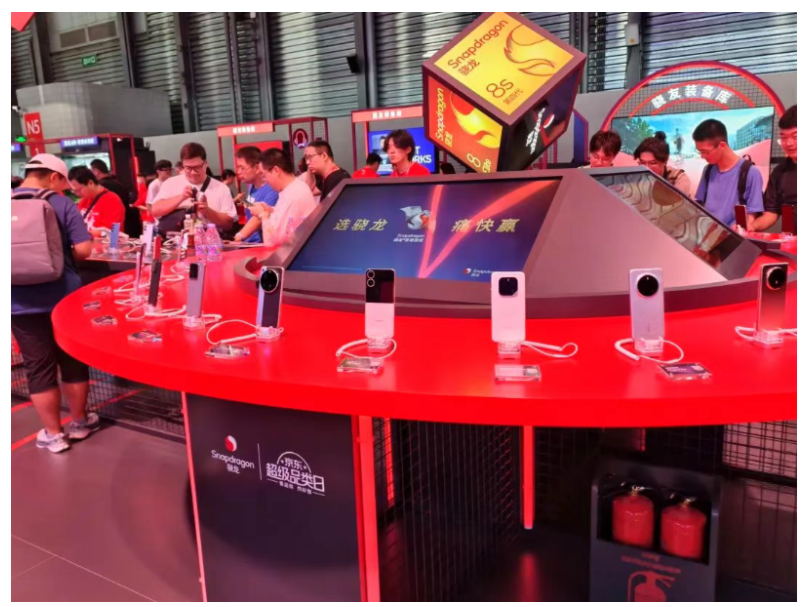 骁龙“芯”势力席卷ChinaJoy:手机、PC、XR全领域布局的技术密码 骁龙“芯”势力席卷ChinaJoy:手机、PC、XR全领域布局的技术密码