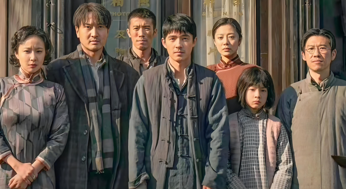 《南京照相馆》登顶全球周末票房榜！《南京照相馆》为什么这么爆火？