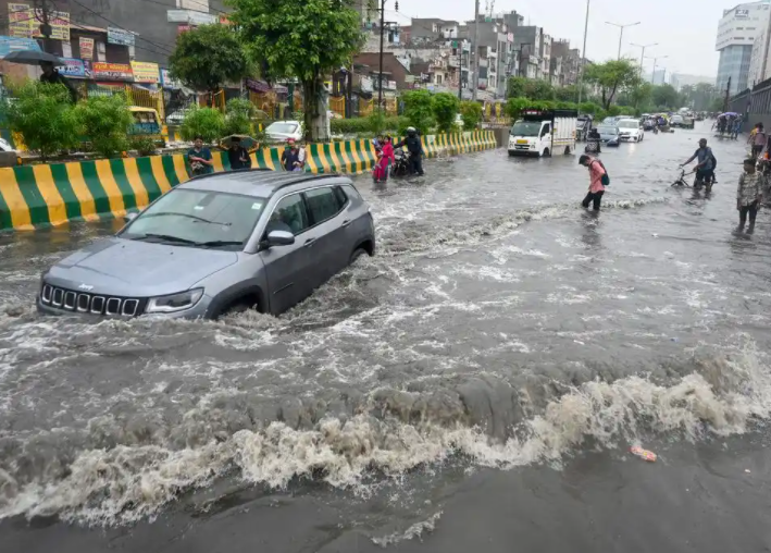 广东连日暴雨蟑螂集体“搬家” 这轮强降雨什么时候停? 广东连日暴雨蟑螂集体“搬家” 这轮强降雨什么时候停?