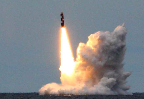 新型“巨浪”导弹已露出庐山真面目 我国新型巨浪导弹亮相释放出哪些信号