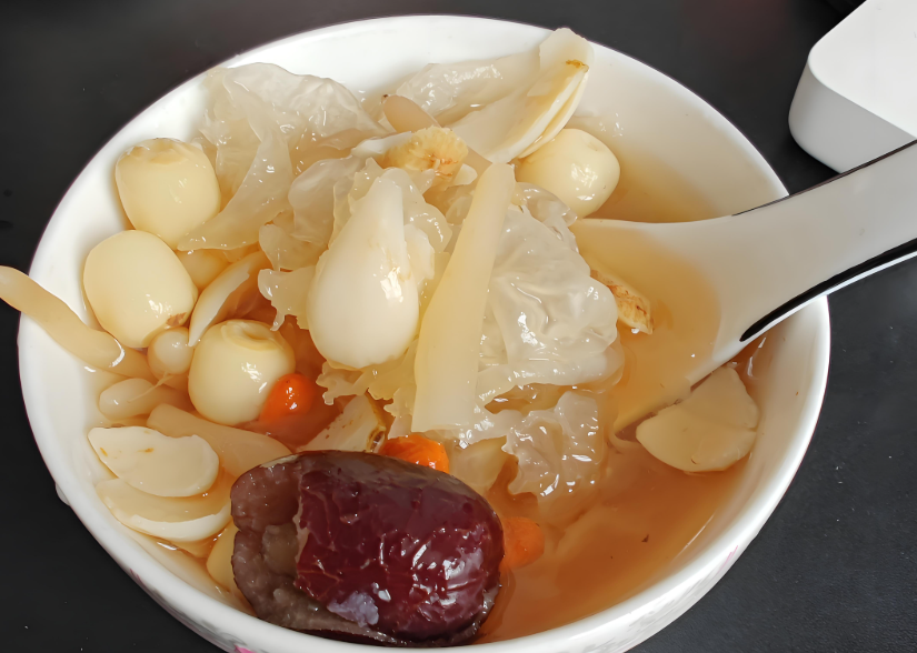 立秋了皮肤干燥起皮怎么办？立秋后多吃这几种食物由内而外滋养你！