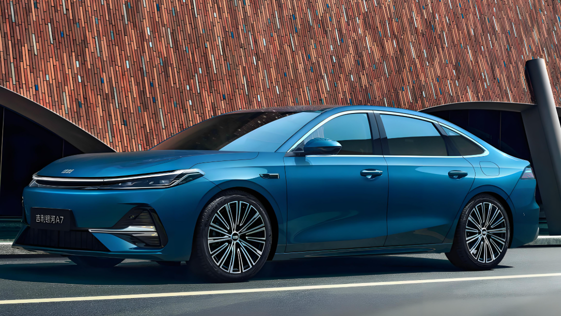 全新吉利银河A7上市27分钟大定破万台!全新吉利银河A7 2.67L油耗+续航2100km+智能座舱! 全新吉利银河A7上市27分钟大定破万台!全新吉利银河A7 2.67L油耗+续航2100km+智能座舱!