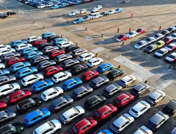 2025年7月乘用车批发222.1万辆!2025年7月乘用车批发同比增13%! 2025年7月乘用车批发222.1万辆!2025年7月乘用车批发同比增13%!