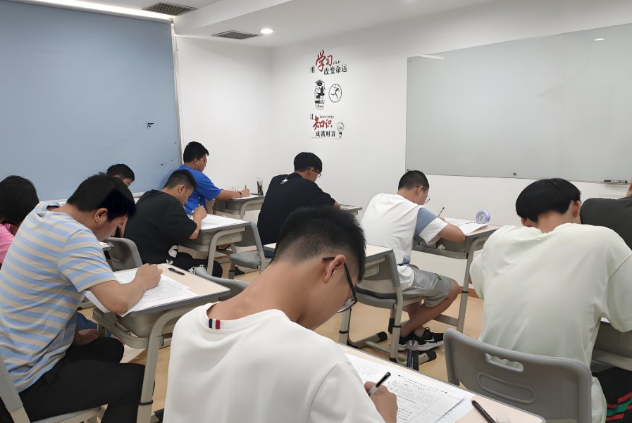 高考后暑假变 “第三学期”？高考后暑假去补课 单科收费近千元