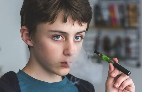 女子每天吸电子烟确诊“爆米花肺” 引发“爆米花肺”病情的因素有哪些