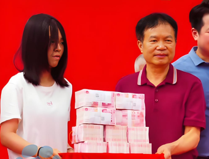 女孩考入清华学校奖励100万！广西一女生考入清华被奖励100万元