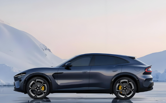 小米YU7版本要改名？小米YU7标准版不是丐版！雷军发起投票要给小米YU7改名