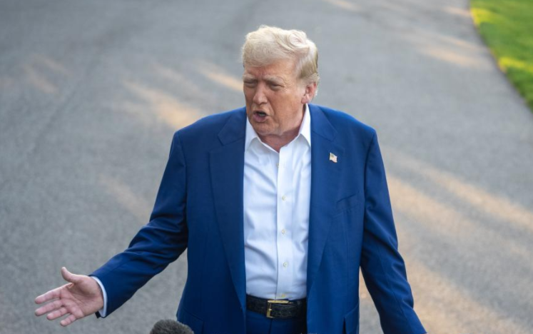 特朗普不想让记者们太舒服 特朗普对着记者大喊大叫