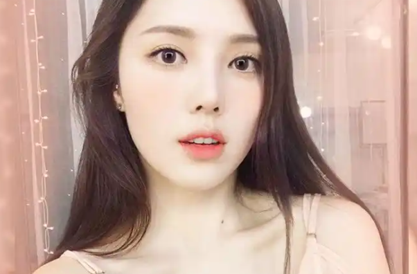 三伏天这么热 没有半永久化妆还hold住吗 三伏天这么热 没有半永久化妆还hold住吗