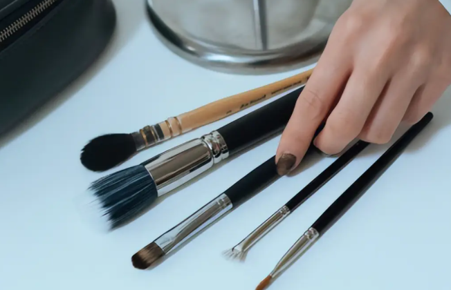 三伏天早八通勤女孩们的妆容大法,快速出门幸福感拉满 三伏天早八通勤女孩们的妆容大法,快速出门幸福感拉满