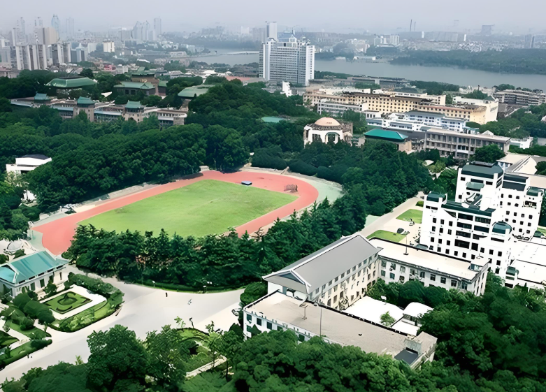 学生荒围攻民办高校！第一批涨学费的民办大学已经招不满学生