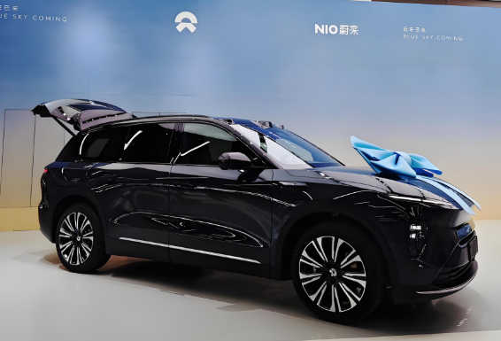 新一代蔚来ES8实车曝光！新一代蔚来ES8搭配3颗激光雷达，预计9月下旬上市！