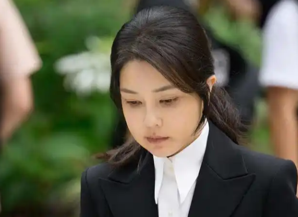 金建希被捕后还没吃过一顿饭 金建希所在看守所每顿餐标约9元