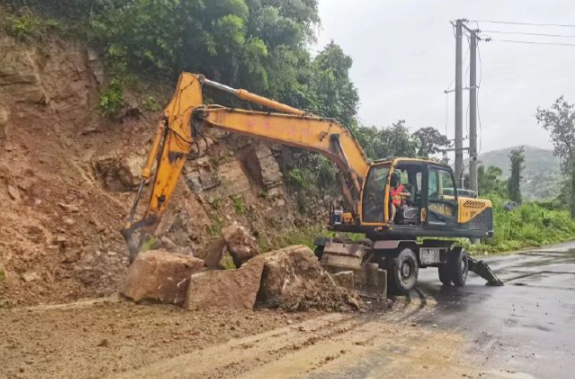 台风“杨柳”带来大暴雨、特大暴雨 台风“杨柳”已登录福建省