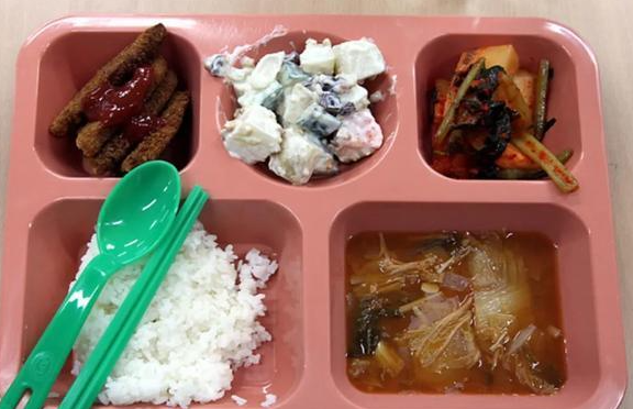 金建希被捕后还没吃过一顿饭 金建希所在看守所每顿餐标约9元