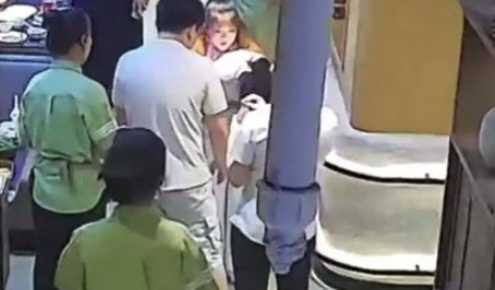 11岁女孩出手救人成功了！媒体评11岁女孩“教科书式”急救