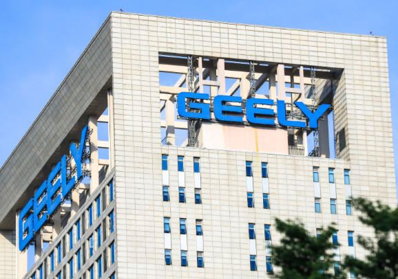 吉利汽车上半年营收首次突破1500亿 吉利汽车冲刺300万辆年度销量目标 吉利汽车上半年营收首次突破1500亿 吉利汽车冲刺300万辆年度销量目标