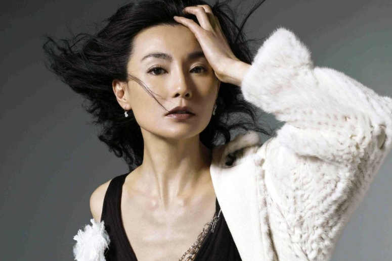 张曼玉的平价穿搭火遍全网,60岁依然是大家最爱的穿衣榜样 张曼玉的平价穿搭火遍全网,60岁依然是大家最爱的穿衣榜样