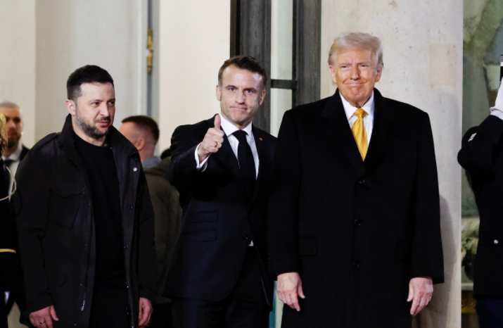 特朗普马克龙贴耳说悄悄话被录下 特朗普在白宫会谈中猛夸马克龙