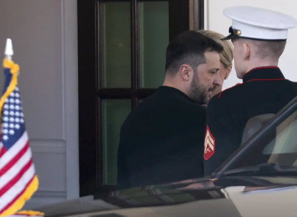 泽连斯基再见特朗普这次穿西装了 乌克兰拟以千亿军购换美国安全保障