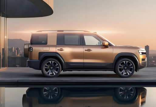 方程豹钛7内饰正式发布！方程豹钛7三配色可选，首搭比亚迪新一代智慧生态！