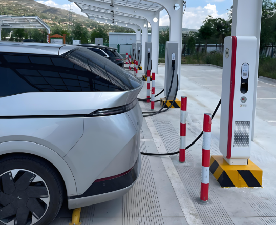 全国规模最大的高速公路充电站正式运营!全国规模最大的高速公路充电站300公里充电仅需五六分钟 全国规模最大的高速公路充电站正式运营!全国规模最大的高速公路充电站300公里充电仅需五六分钟