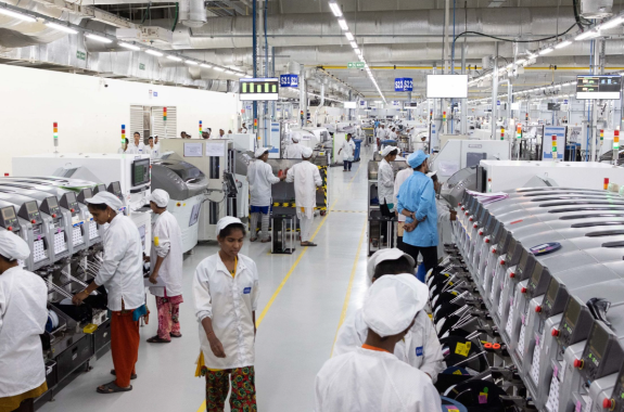 印度将为美国生产所有iPhone 17 苹果为何将供应美国市场的手机都交给印度生