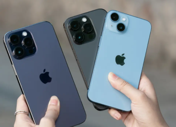 苹果终于抛弃精织斜纹!iPhone 17系列官方手机壳亮相