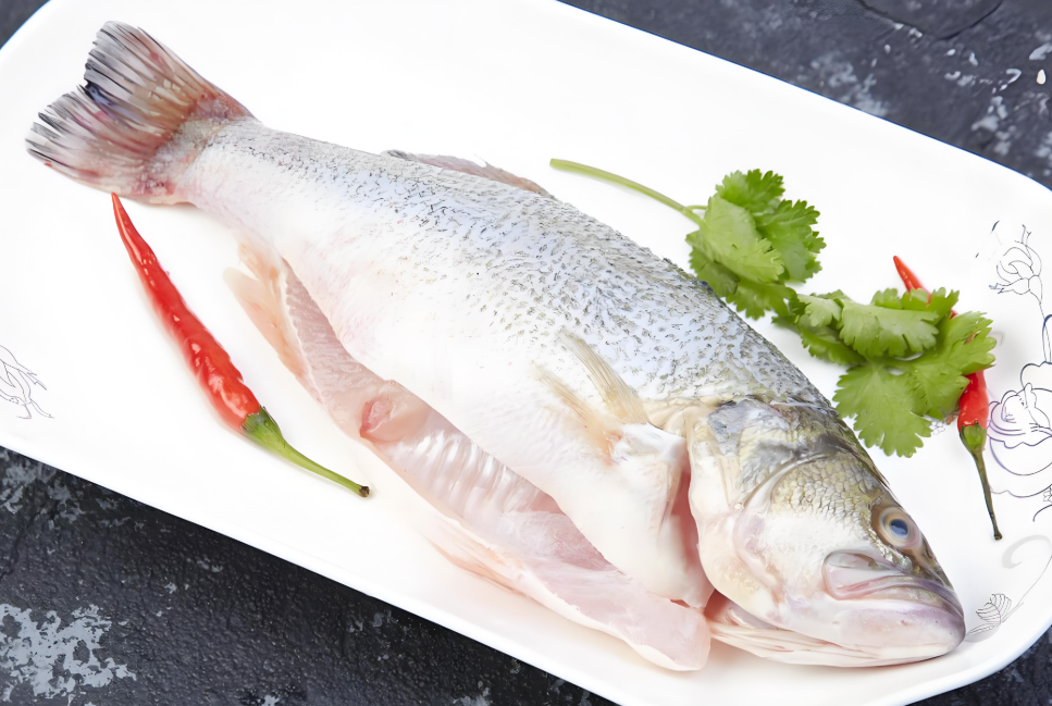 立秋后什么鱼最补？立秋后最补的是这3种鱼，肉多刺少营养高 ！