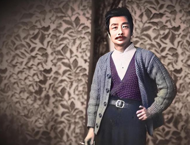 “鲁迅同款毛背心”火了 写手说穿上之后写稿写得更快了 “鲁迅同款毛背心”火了 写手说穿上之后写稿写得更快了