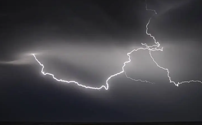 双预警齐发多地仍有暴雨大暴雨 这些区域气温将冲39℃ 双预警齐发多地仍有暴雨大暴雨 这些区域气温将冲39℃