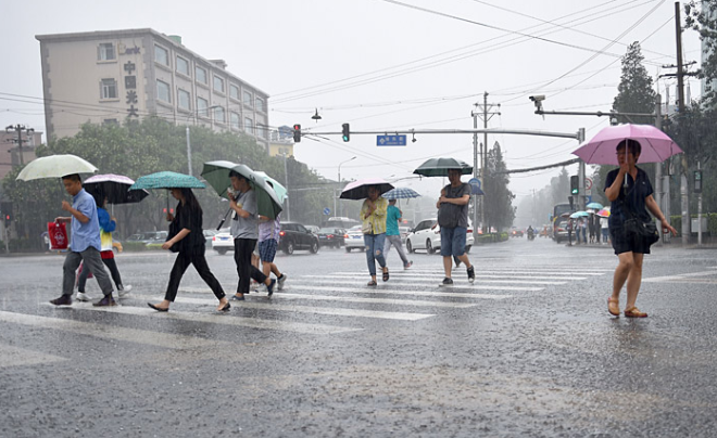 双预警齐发多地仍有暴雨大暴雨 这些区域气温将冲39℃ 双预警齐发多地仍有暴雨大暴雨 这些区域气温将冲39℃
