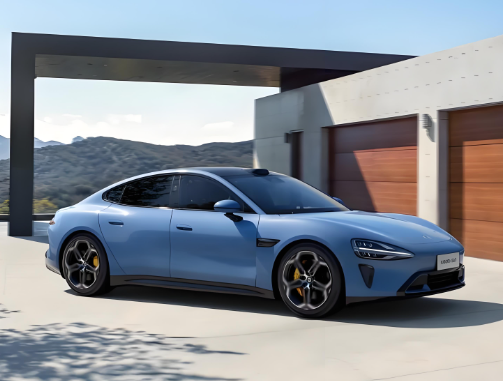 小米SU7L外观曝光！小米SU7L 5.2米行政加长版后排空间大幅度改善！