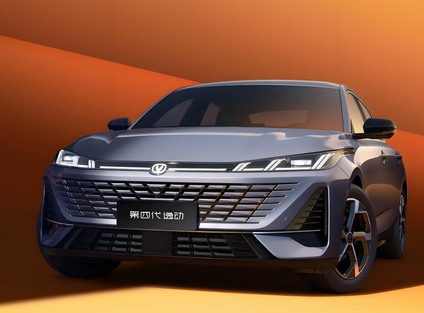 第四代长安逸动预售8.79-9.99万！第四代长安逸动8万块的燃油车，竟然配了电动尾翼和L2驾驶？