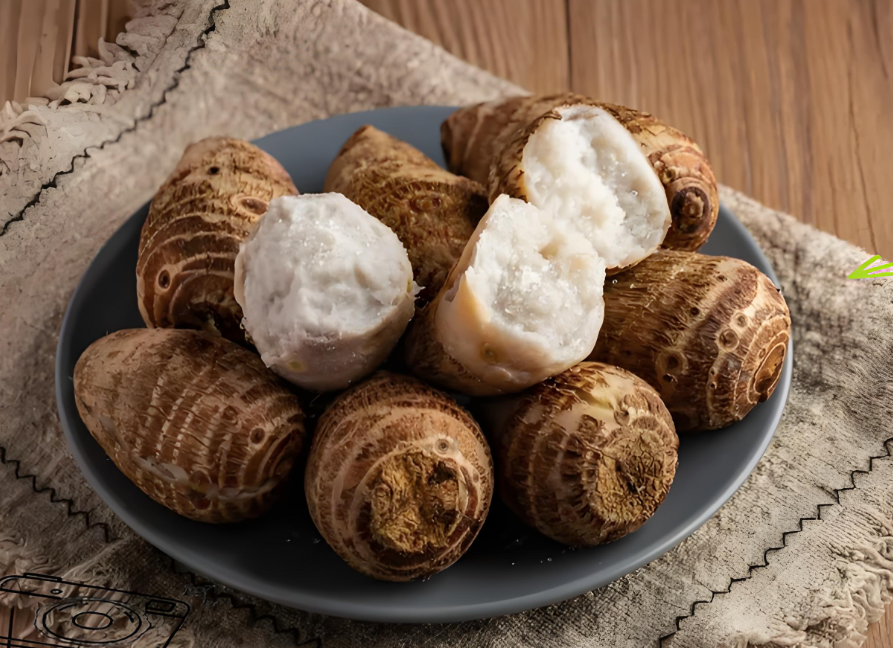 芋头含钾是香蕉n倍,中老年人入秋后要多吃芋头,腿脚有劲精神好 ! 芋头含钾是香蕉n倍,中老年人入秋后要多吃芋头,腿脚有劲精神好 !